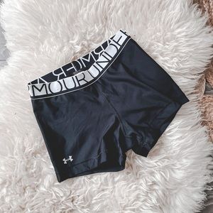 3/30$💧Short under armour☀️